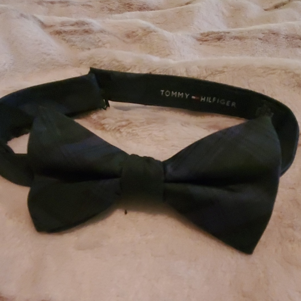 Tommy Hilfiger Bow Tie
